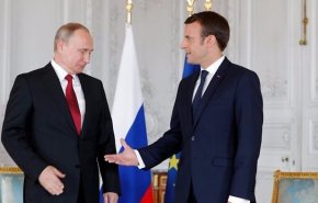 فرنسا تأمل أن يقبل بوتين الدعوة لزيارة باريس في نوفمبر