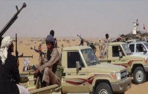 شاهد: القوات اليمنية وجهاً لوجه مع المدرعات الاماراتية