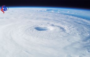 إعصار فلورنس يودي بحياة 4 أشخاص ويحاصر العشرات