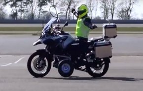 بالفيديو.. دراجة BMW الذاتية تحدث ثورة في عالم تكنولوجيا المحركات