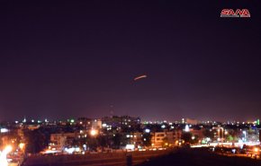 شاهد.. إسقاط صواريخ إسرائيلية فوق مطار دمشق