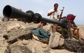 القوات اليمنية تقصف المرتزقة بصاروخي زلزال 1 وكاتيوشا