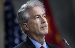 مسؤول أمريكي سابق: نحن عزلنا انفسنا ونتعامل مع ايران بغباء