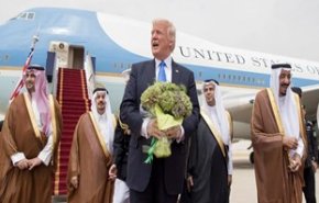 عطوان: «درخواست پول» ترامپ از کشورهای عربی وقیحانه‌ است