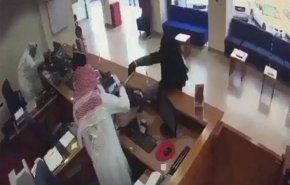 بالفيديو.. ضبط منفِّذ السطو المسلح على بنك كويتي.. ومفاجأة بالتحقيقات!!