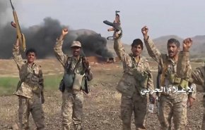 فيديو.. هجوم يمني على مواقع للمرتزقة واستعادتها منهم