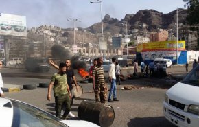 مظاهرات حاشدة تجوب مدن جنوب اليمن مطالبة برحيل العدوان  
