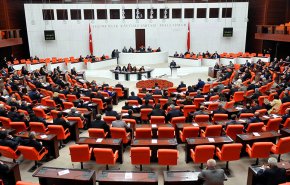 البرلمان التركي يمدد للجيش تنفيذ عمليات عسكرية في سوريا والعراق