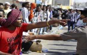 الشرطة السعودية تعتدي بإطلاق النار والضرب على متظاهرين بشركة أزميل