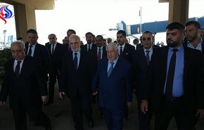 شاهد بالفيديو.. وزير خارجية العراق في مطار دمشق