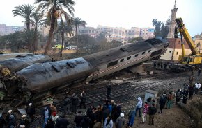 شاهد.. انحراف قطار في المغرب يوقع قتلى وعشرات الجرحى 