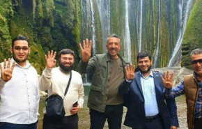 بالفيديو: هكذا يقضي قائد جيش الإسلام أوقاته في تركيا