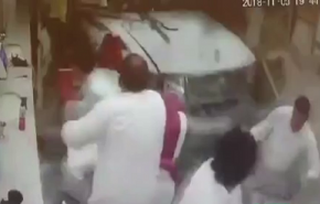 بالفيديو.. سعودية تخلق حادثا مروعا بعد فقدها السيطرة على سيارتها 
