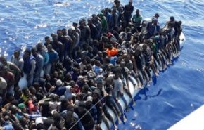 حرس السواحل الليبى يعلن إنقاذ 315 مهاجرا غير شرعى 