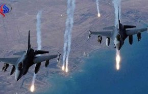 طيران العدوان السعودي يستهدف ميناء الحديدة بغارة جوية وعملية هجومية عليه