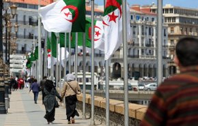 استقالة مسؤول بارز تضع الجزائر في 