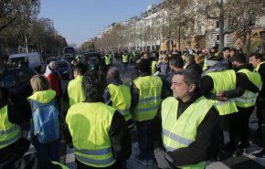 سومین روز ناآرامی ها در فرانسه/ معترضان دسترسی به سه انبار سوخت را مسدود کردند