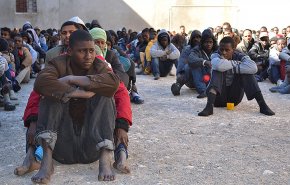 ليبيا تعيد أكثر من 15 ألف مهاجر الى بلدانهم الاصلية
