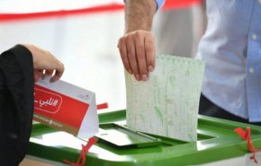 فتح صناديق الاقتراع في الانتخابات