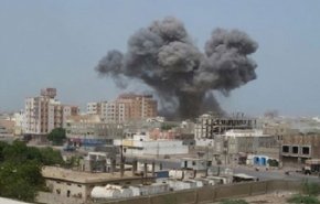 حملات گسترده جنگنده‌های متجاوز سعودی به الحدیده

