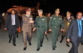 وزير الدفاع المصري یصل السودان.. في زيارة رسمية