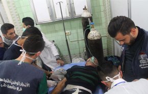 غازات سامة تصيب 107مدنيين بحالات اختناق في حلب