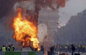 پخش تصاویر زد و خورد در شانزه‌ لیزه به وجهه فرانسه لطمه می‌زند