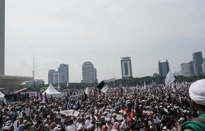 تظاهرات گسترده گروه های اسلام‌گرا علیه دولت اندونزی
