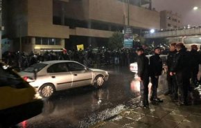 ادامه تحصن مردم در پایتخت اردن به رغم باران شدید+عکس و فیلم