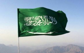 جدل واسع حول رفع العلم السعودي في هذه العاصمة العربية