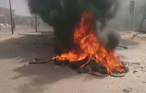 شاهد؛ نار الاحتجاجات في السودان.. بدوافع اجتماعية أم بدافع سياسي؟
