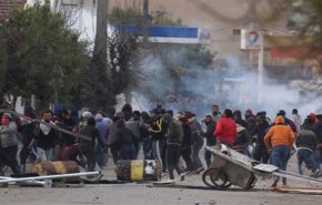 اعتقال 18 متظاهرا في تونس بعد 