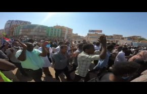 بالفيديو.. فصل جديد من احتجاجات السودان وإضراب لثلاثة أيام