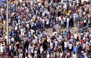 الغضب الشعبي في السودان نحو مطالبة تنحي 