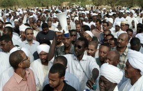تواصل الاحتجاجات في الخرطوم والشرطة تقمع المتظاهرين