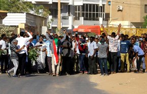 تظاهرات السودان.. الازمة مفتوحة على كل الاحتمالات!