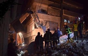 قتلى وجرحى بانهيار مبنى سكني بحي الصالحين في حلب