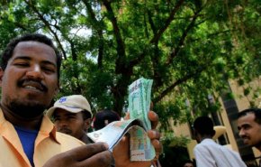 البنك المركزي السوداني يحدد موعدا لإنفراج أزمة النقود
