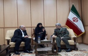 مساعد وزير الدفاع السوري يلتقي وزير الدفاع الايراني