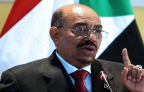 البشیر: سودان با توطئه برخی طرف‌ها مواجه است