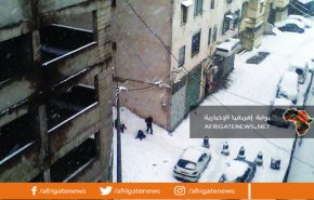 الجزائر وتونس.. الثلوج تغلق الطرقات وتعزل المدن