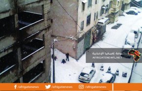 الجزائر وتونس.. الثلوج تغلق الطرقات وتعزل المدن