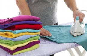 10 وسائل فعّالة لإزالة تجاعيد الملابس دون مكواة