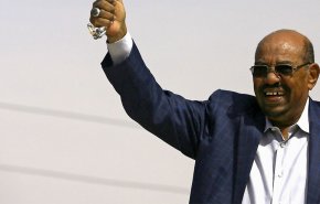 ​​​​​​​البشير: سنعمل على حل المشكلة الاقتصادية والحكومة لن تغيرها المظاهرات