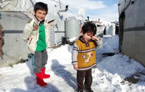 «يونيسيف»: وفاة أطفال سوريين جراء البرد القارس في الحدود!
