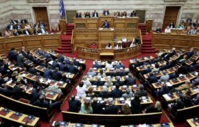 دولت یونان از پارلمان رای اعتماد گرفت