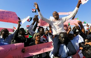 الكشف عن قرارات مهمة في السودان.. هل تطفئ الغضب؟!