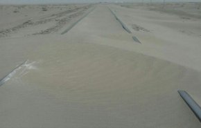 الكثبان الرملية تخرج قطارا عن سكته جنوب شرق ايران