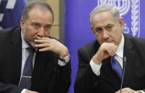 من يحض نتنياهو على عرقلة دخول المنحة القطرية إلى غزة؟