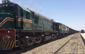 تردد قطار باری در خطوط ریلی ایران به پاکستان از سر گرفته شد
